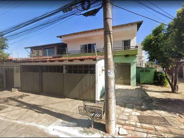 Sobrado com 04 quartos à venda, 395 m² por R$ 1.050.000 - Setor Central - Goiânia