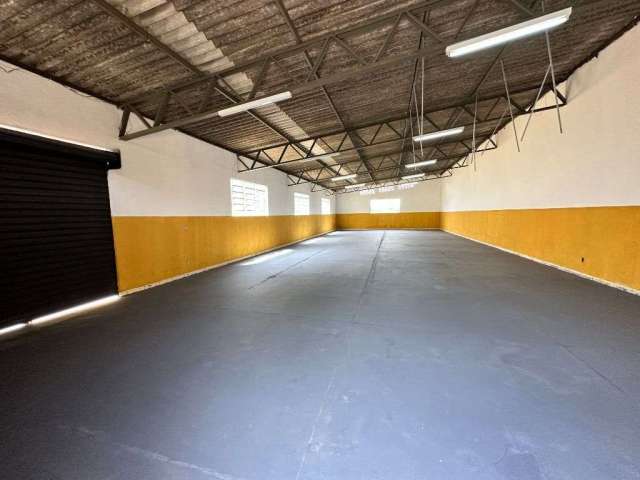 Galpão de 241 m² disponível para alugar por R$ 3500,00 mensais no Setor Vila Brasília - Aparecida de Goiânia/GO