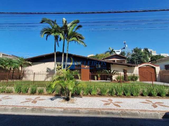 Casa com 5 quartos à venda na Rua Alexandre Busquet, 10, Palmital, Paranaguá por R$ 1.500.000