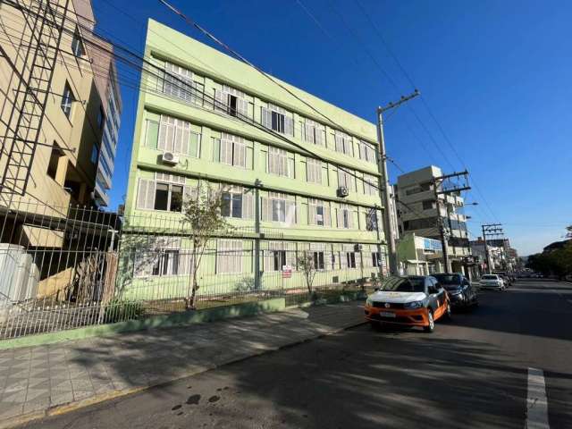 Apartamento central localizado na Av. Presidente Vargas.