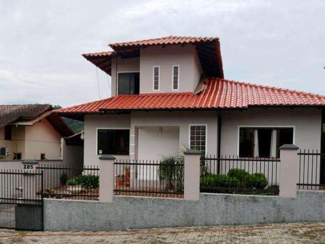 Casa com 3 dormitórios à venda no bairro Quintino em Timbó/SC