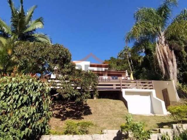Casa com 3 dormitórios à venda, 340 m² por R$ 2.711.000,00 - Cabeçudas - Itajaí/SC