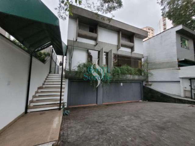 Locação Casa Triplex Comercial/Residencial com 330m² em Planalto Paulista - São Paulo/SP.