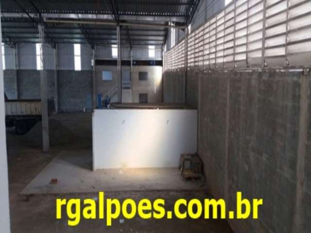 Barracão / Galpão / Depósito para alugar em Santa Cruz da Serra, Duque de Caxias  por R$ 13.000