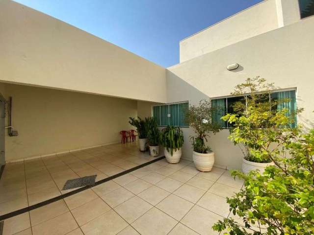 Casa com 3 dormitórios à venda, 210 m² por R$ 690.000,00 - Baroni - Barretos/SP