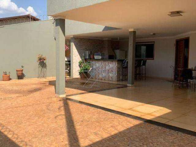 Casa com 3 dormitórios à venda, 167 m² por R$ 520.000,00 - Residencial Jockey Club - Barretos/SP