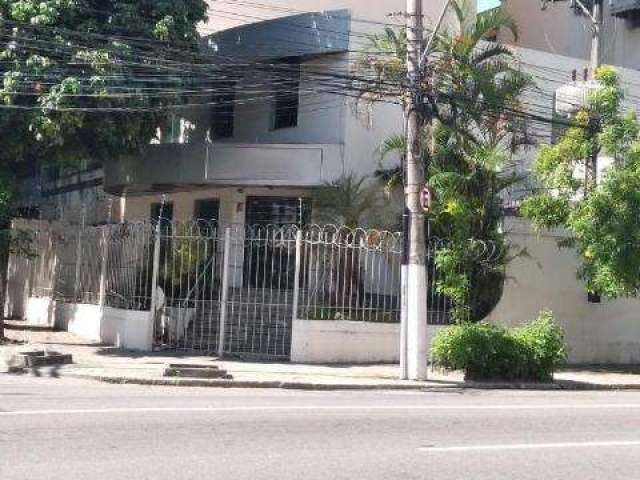 Casa comercial com 14 salas à venda em Icaraí, Niterói  por R$ 2.200.000