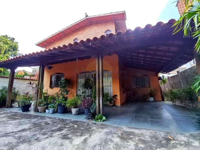 Casa para Venda em Santa Luzia, São Benedito, 3 dormitórios, 2 banheiros, 10 vagas