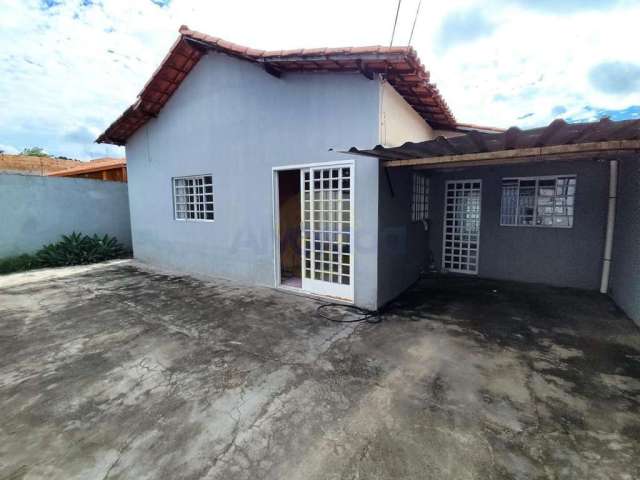 Casa para Venda em Santa Luzia, Adeodato, 3 dormitórios, 1 suíte, 2 banheiros, 4 vagas
