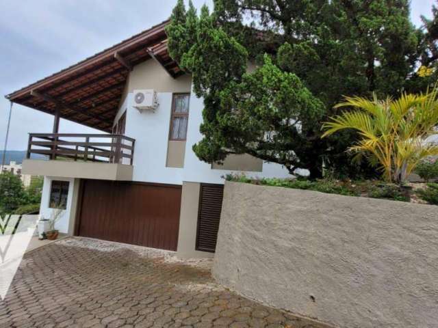 Casa com 4 dormitórios, 232 m² - venda por R$ 830.000,00 ou aluguel por R$ 6.056,67/mês - Ponta Aguda - Blumenau/SC