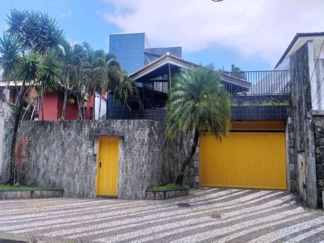 Maravilhosa Casa para Venda com Terreno de 1.000 m2 Nascente no Itaigara