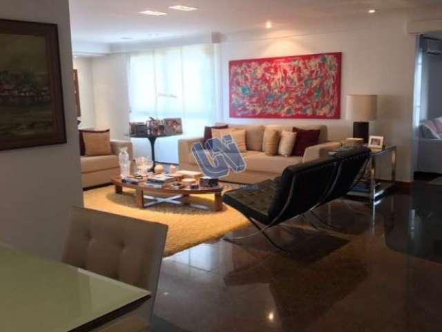 Apartamento decorado e mobiliado 4 quartos sendo 3 suites 225m2 no Alto do Itaigara