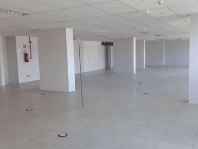 Sala comercial com 1.000,00 m2 (duas lages inteira) na Tancredo Neves