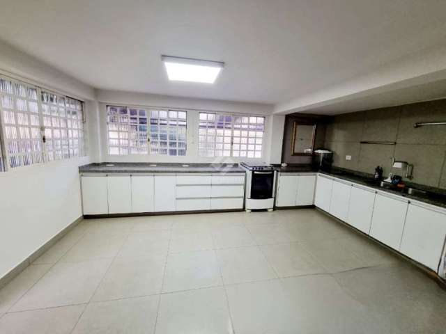 Casa com 3 quartos à venda na Rua Rui Barbosa, 141, Goiabeiras, Cuiabá por R$ 570.000