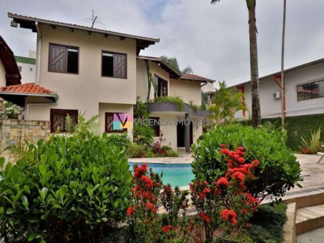 Casa com 3 quartos à venda na Rua Félix Heinzelmann, 505, Costa e Silva, Joinville, 399 m2 por R$ 1.590.000