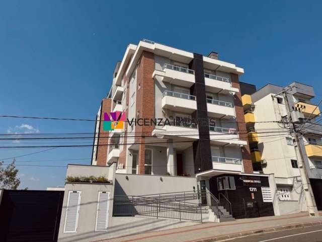 Apartamento com 3 dormitórios, sendo 1 suíte, 2 vagas de garagem, bairro Costa e Silva - Joinville/SC.