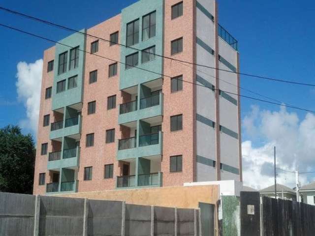 Apartamento Duplex com excelente acabamento no bairro de Buraquinho. São 3 quartos, sendo 2 suítes. Boa localização: R$450.000,00