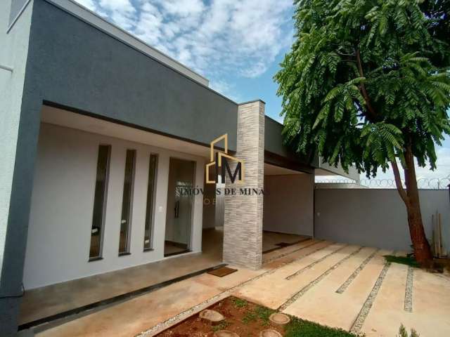 Casa em lote de 360m²  á venda em Igarapé MG