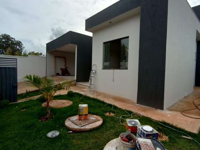 Casa com 03 Quartos sendo 01 suíte á venda, 360m² por R$ 485.000,00.