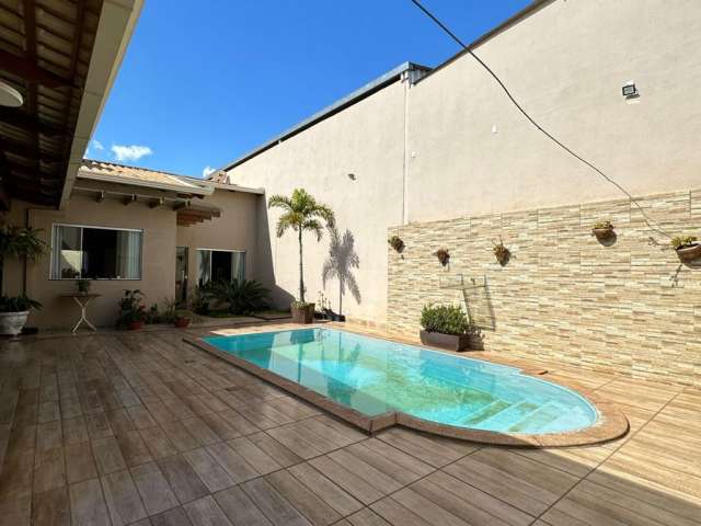Luxo e conforto: Casa com piscina e área gourmet á venda em Igarapé-MG!
