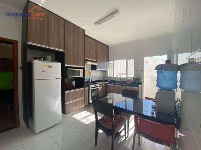 Casa com 3 dormitórios à venda, 212 m² por R$ 650.000,00 - Conjunto Residencial Trinta e Um de Março - São José dos Campos/SP