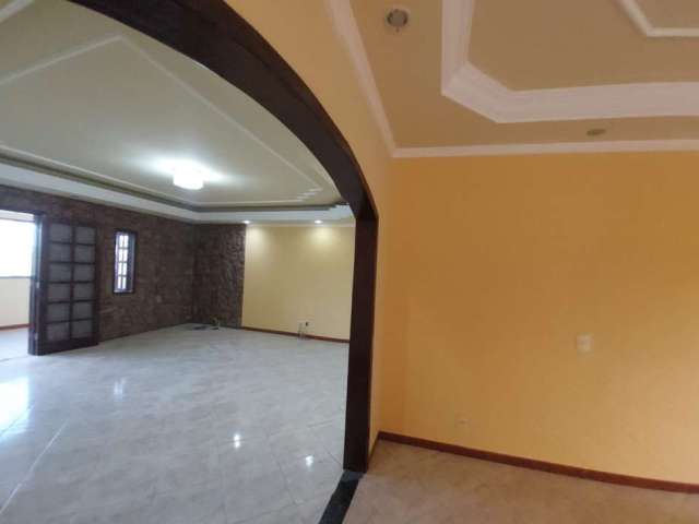 Apartamento com 3 quartos para alugar em Bacaxá, Saquarema , 280 m2 por R$ 2.500