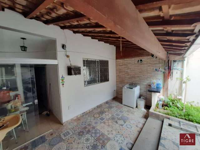 Casa em condomínio fechado com 2 quartos à venda na Viveiros de Castro, 165, Copacabana, Belo Horizonte por R$ 450.000