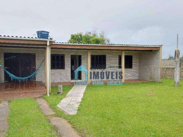 Casa com amplo pátio e 2 dormitórios à venda por R$ 130.000 - Magistério - Balneário Pinhal/RS