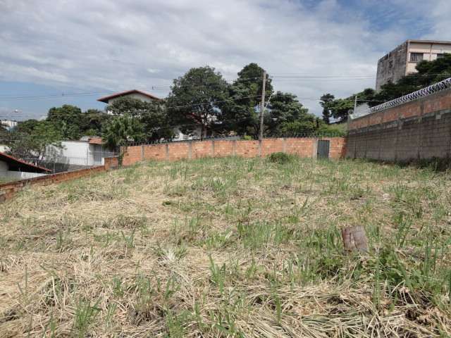 Terreno comercial para alugar na Alameda das Lathânias, 1, São Luiz, Belo Horizonte por R$ 3.500