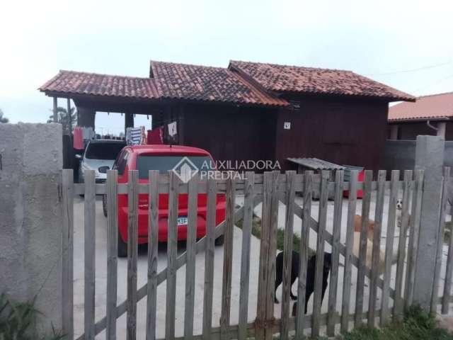 Casa com 2 quartos à venda na Passo Fundo, 3, Camacho, Jaguaruna, 42 m2 por R$ 300.000