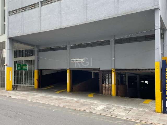 Box na Garagem Riachuelo - Centro -  localizado no subsolo. (box 12 A)&lt;BR&gt;Prédio com elevador, banheiro e Portaria 24 horas.