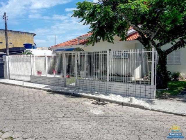 Casa com 4 quartos à venda no Ingleses, Florianópolis  por R$ 1.200.000