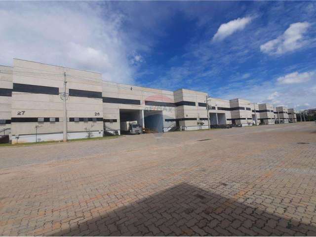 Galpão Industrial em Condomínio Fechado / 823 m² / Mezanino/ Vestiários/ Refeitório
