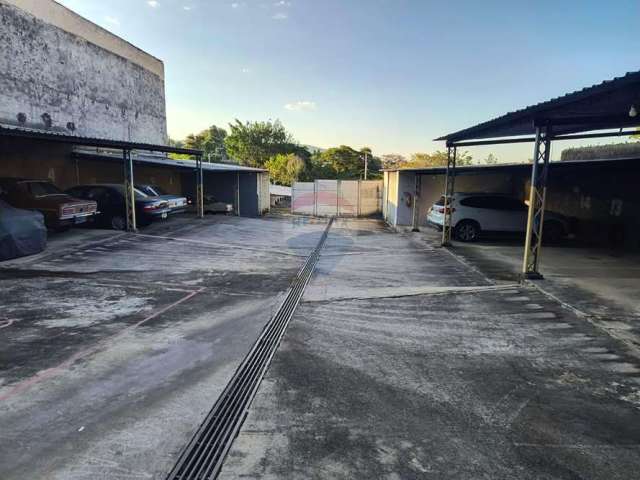 Aluga-se Estacionamento de 2.000m² no Centro de Araçoiaba da Serra por R$6.000/mês