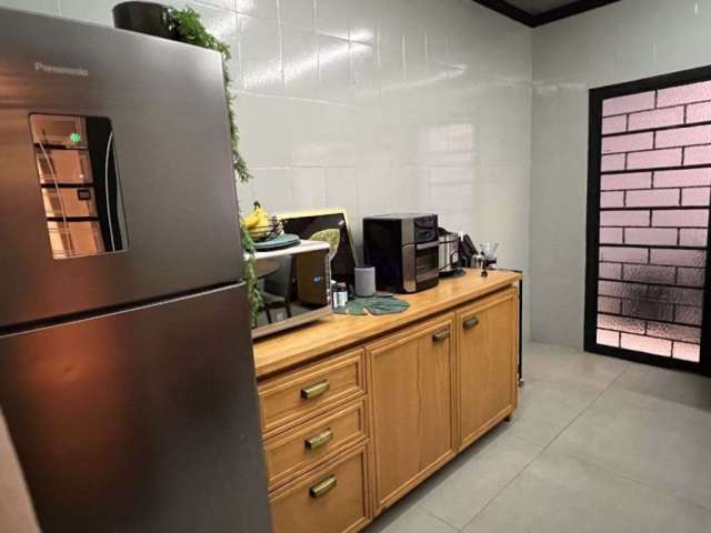Casa com 3 dormitórios sendo 1 suíte à venda, 190 m² por R$ 500.000 - Planalto - Araçatuba/SP