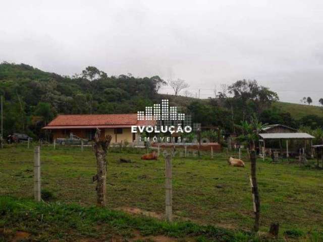 Sítio com 3 dormitórios à venda, 45000 m² por R$ 920.000,00 - Encruzilhada - Biguaçu/SC