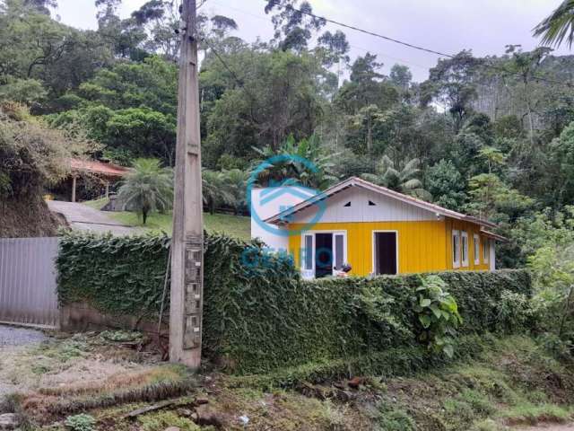 Chácara em Meio a Natureza com Cachoeira, Piscina e Terreno de 1.000m² à venda em Canelinha/SC