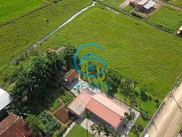 Excelente Sítio com Área de Pastagem e Terreno de 11.000m² ( 01 HECTARE ) à venda em Tijucas/SC