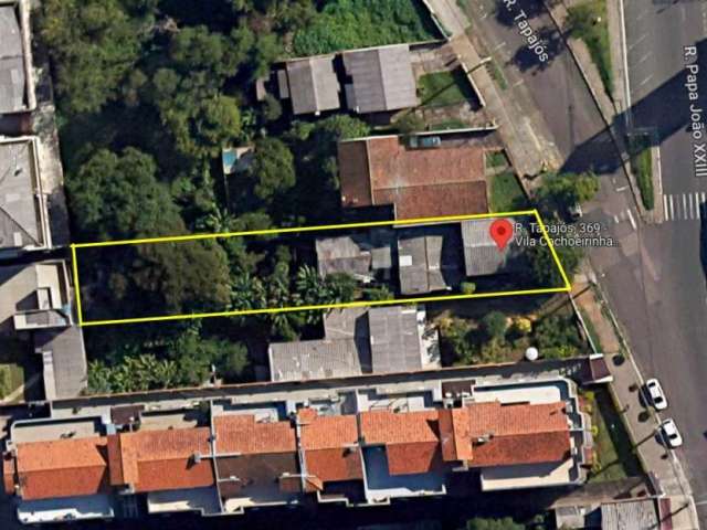 Terreno de 650m² em frente à igreja Matriz de Cachoeirinha. &lt;BR&gt;Possibilidade de anexar terreno vizinho para construção prédio grande de uso comercial, residencial.&lt;BR&gt;Medidas aproximadas 