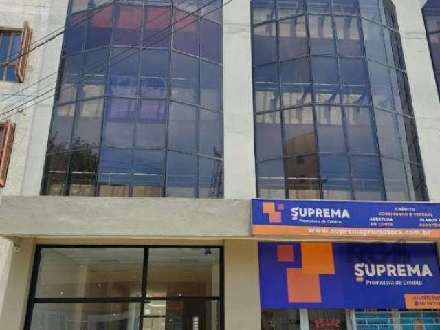 EXCELENTE SALA COMERCIAL DE 116M2, COM VAGA DE GARAGEM&lt;BR&gt;EDIFICIO GOETHE PLATZ CENTRO PROFISSIONAL&lt;BR&gt;&lt;BR&gt;&lt;BR&gt;Venha conhecer essa loja no Centro de São Leopoldo. Toda REFORMAD