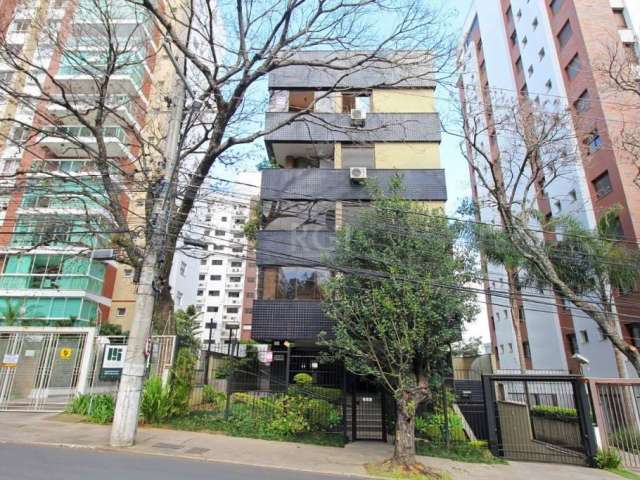 Cobertura de  4 dormitórios, sendo três (3) suítes, com três (3) vagas de garagem no bairro Bela Vista  em Porto Alegre. Cobertura com 245,56 metros quadrados de área privativa, com  quatro (4) dormit