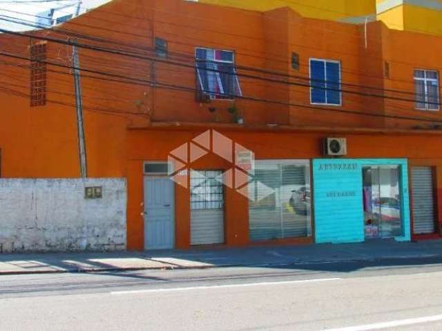 Prédio residencial e comercial no bairro estreito, em florianópolis, sc, com 316m² de área total, 07 kitnets, e 03 salas comerciais.