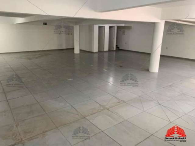 Salao comercial de 2 pisos, com 450m² total, para locaçao no Carandiru, possuindo 1 sala, 6 banheiros e 2 vagas de garagem