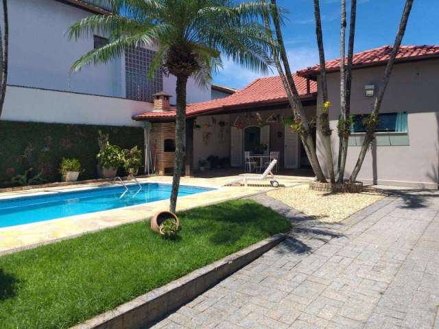 Casa à venda, 360 m² por R$ 770.000,00 - Jardim Britânia - Caraguatatuba/SP