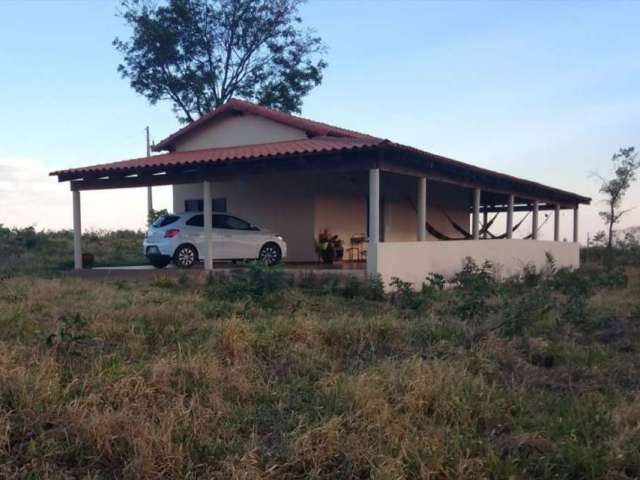 Chácara para Venda - Centro, Monte Alegre - 221m², 4 vagas