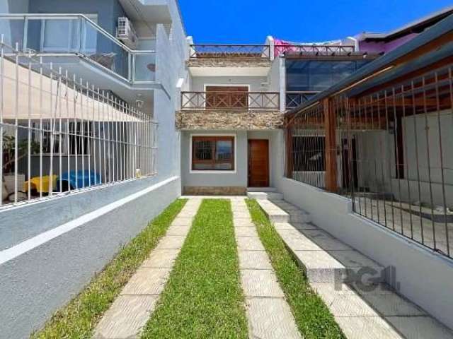 Casa com 3 quartos à venda na Rua Heitor Kramer, --, Guarujá, Porto Alegre, 141 m2 por R$ 459.000
