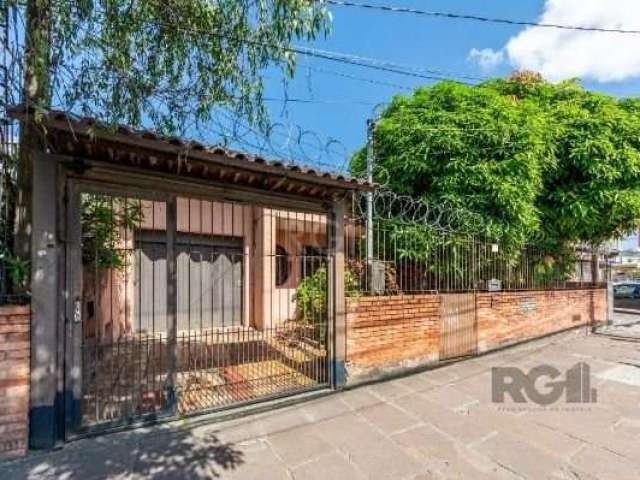 Casa com 3 quartos para alugar na Avenida Icaraí, --, Cristal, Porto Alegre, 180 m2 por R$ 4.900
