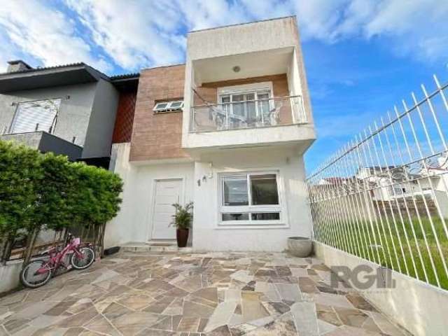 Casa com 3 quartos à venda na Rua Aldo Sani, --, Hípica, Porto Alegre, 140 m2 por R$ 647.000