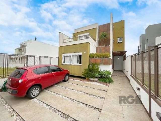 Casa com 3 quartos à venda na Rua Jean Vardaramatos, --, Hípica, Porto Alegre, 154 m2 por R$ 765.000