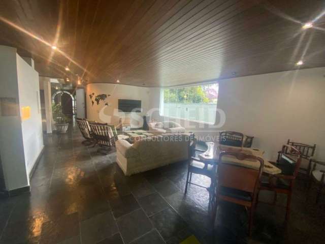 Casa com 4 Quartos e 5 banheiros para Alugar, 500 m² por R$ 8.500/Mês